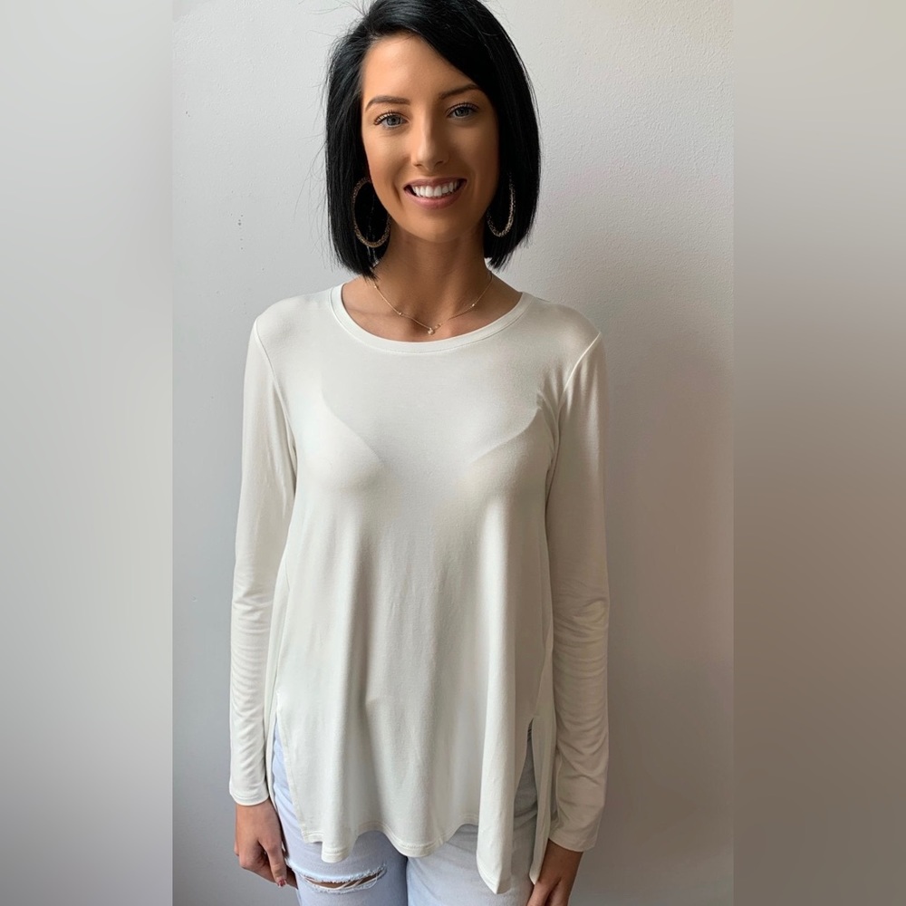 Elliott Lauren Side Slit long Sleeve Relaxed Tee